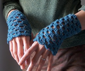 fingerless gloves
